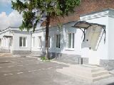 Малоэтажное строение на террит