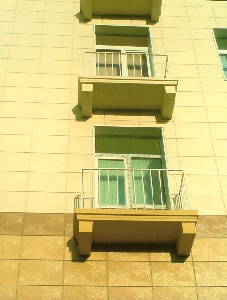Строение с новым фасадом