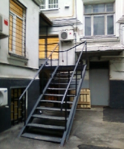 95м2