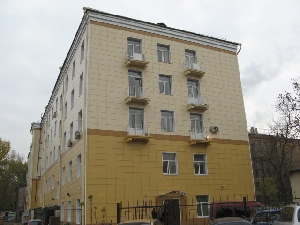 Строение с новым фасадом